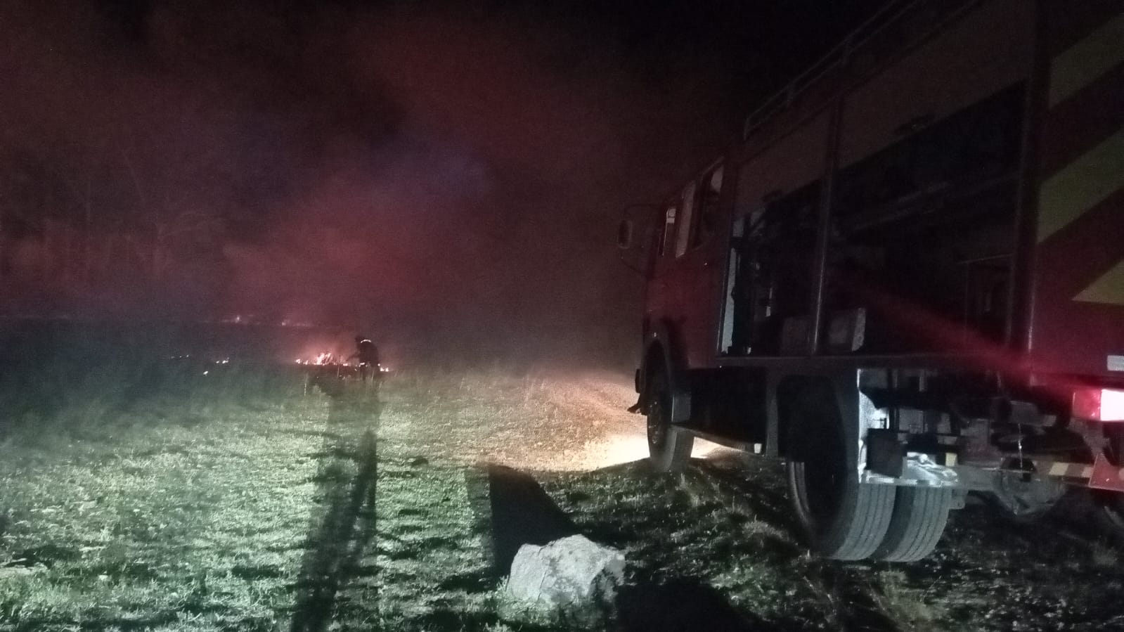 Bomberos de Paso de los Toros apagaron incendio de campo en Chamberlain esta madrugada 