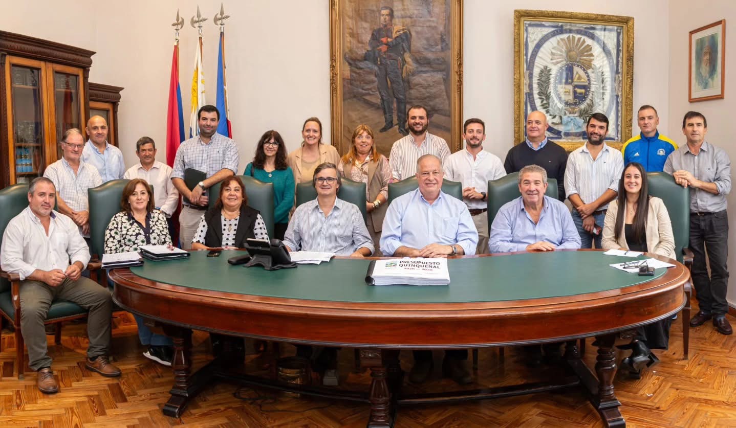 Ezquerra destacó que el Presupuesto Quinquenal contempla importantes obras sociales 