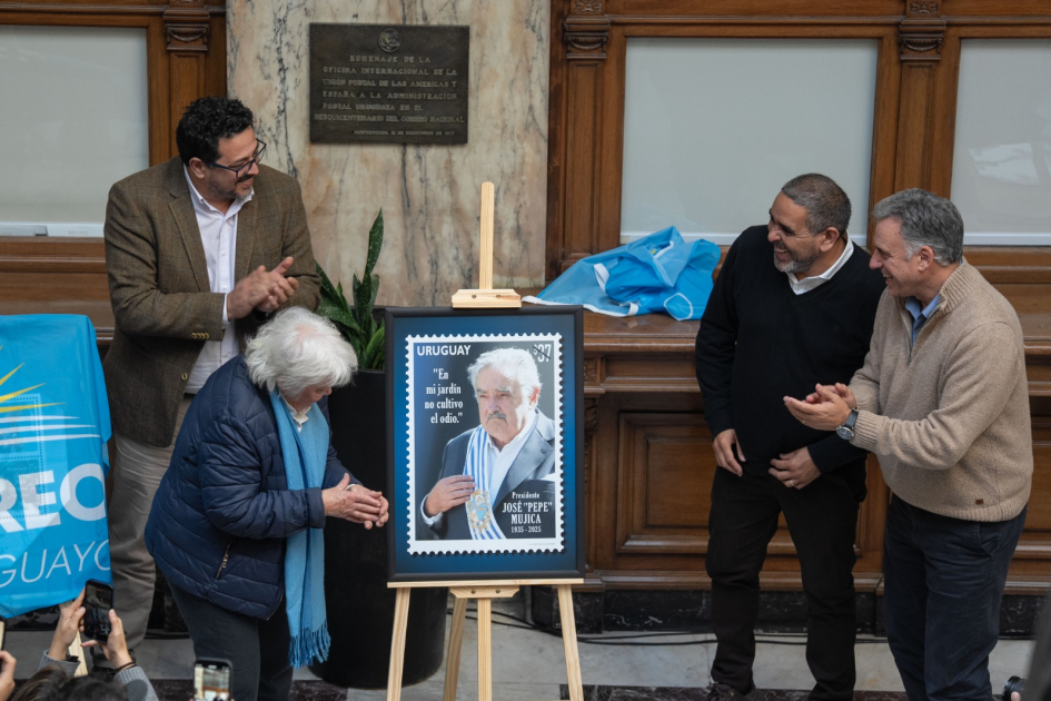 Orsi participó de lanzamiento del sello conmemorativo en homenaje al expresidente José Mujica